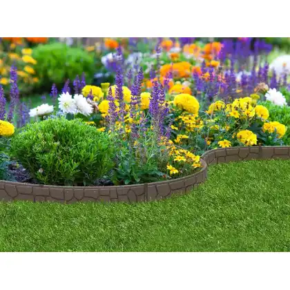 Flexible Recycled Rubber Garden Borders by Primeur