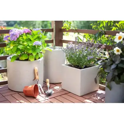 Sustainable Apta Lightweight Planters